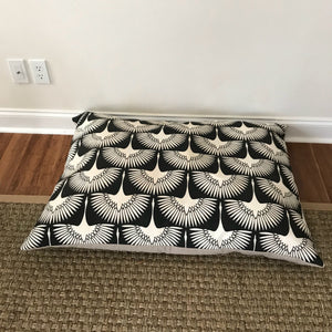 Black bird dog bed